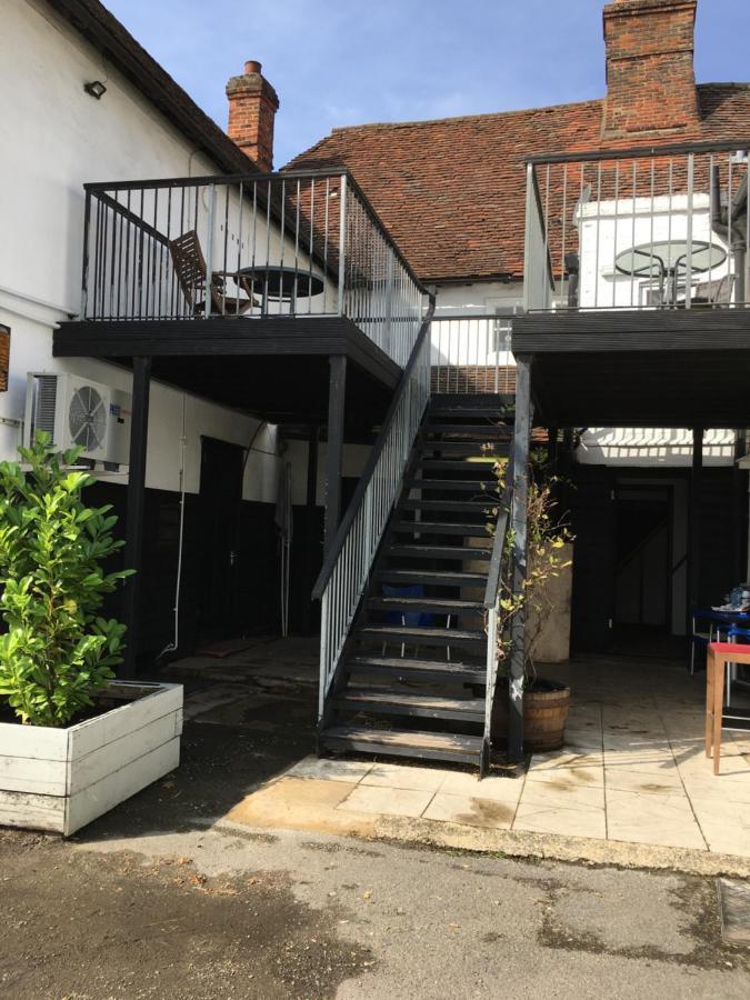 Bed and Breakfast The Chequers Royston  Exterior foto